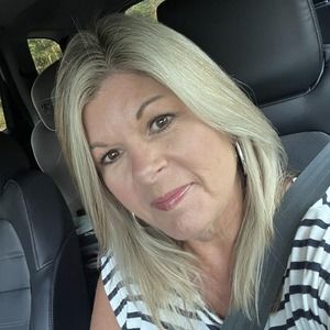 Meet your Posher, Selena